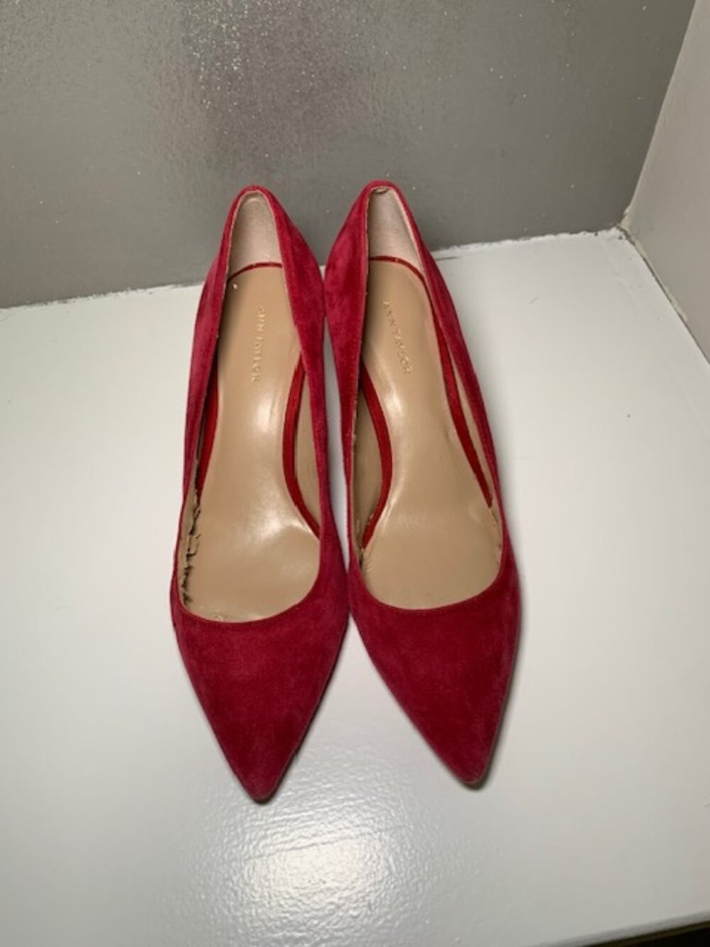 Ann Taylor Red Suede Kitten Heels – Elegant Pointed‑Toe Style